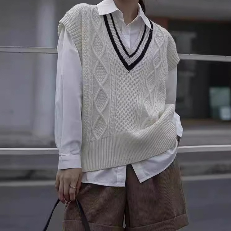 24 invierno Puyuan 2024 nueva ropa de mujer francesa chaleco de punto retro suéter de cuello en V image 2