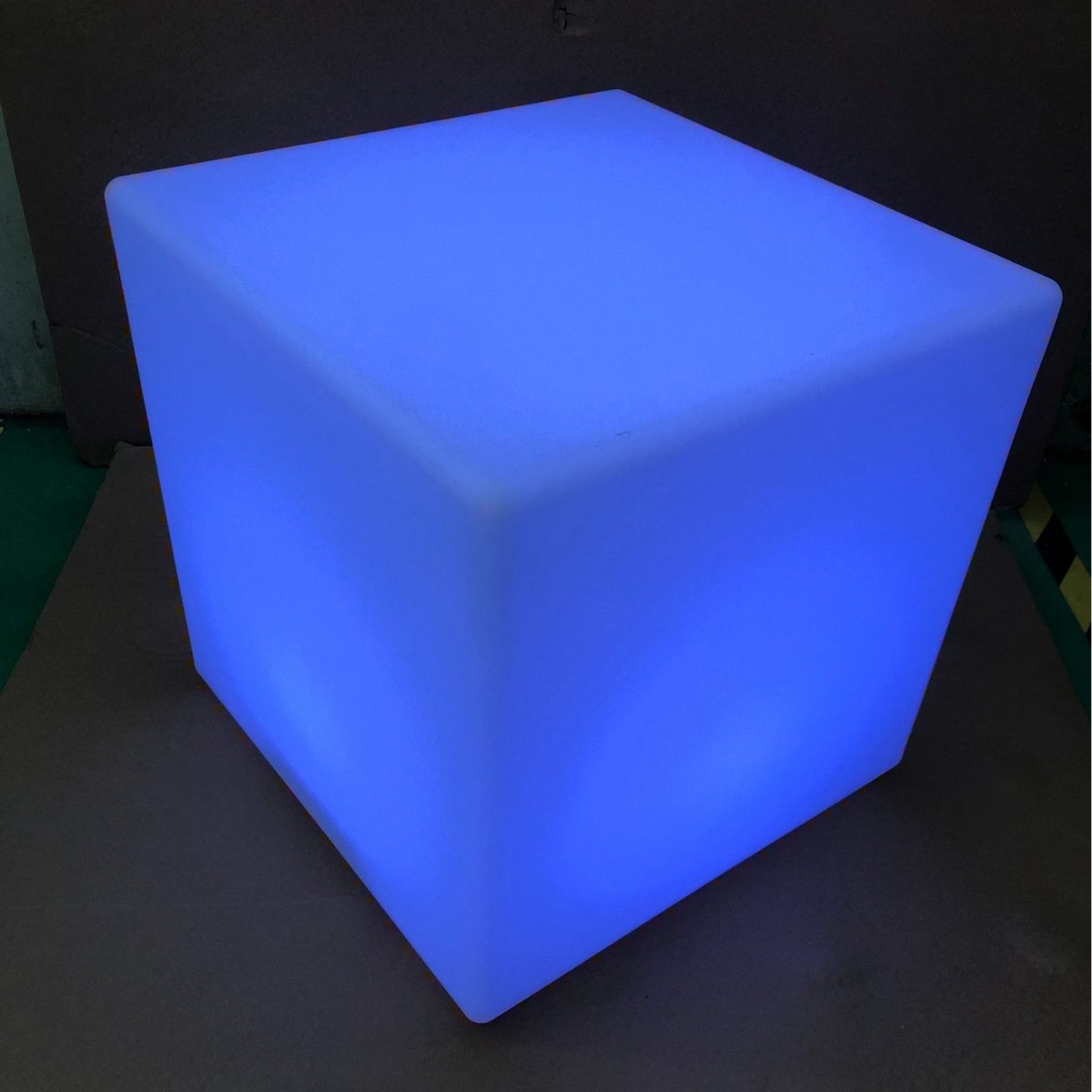 Transfronterizo LED luminoso cubo colorido decoración de lámpara de noche taburete de bar lámpara de mesa lámpara cuadrada iluminación de patio exterior
