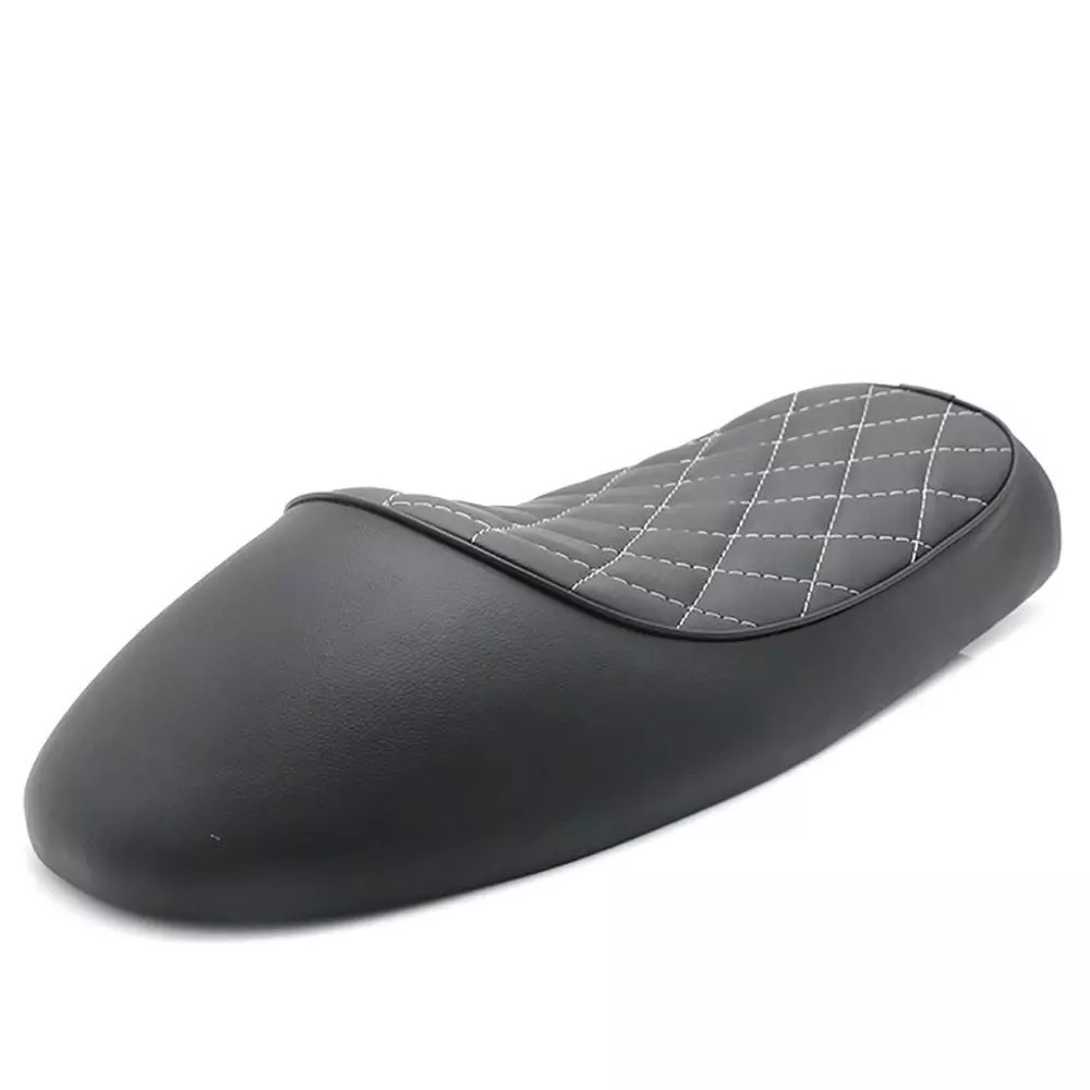Motorcycle modified retro seat cushion, flat style men's straddle seat cushion, CG125 hump seat cushion
