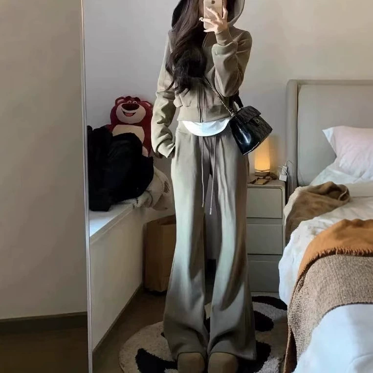 Маленький свитер с шляпой короткий спортивный костюм женский весенний и осенний стиль высокого уровня повседневная мода широкие брюки из двух частей