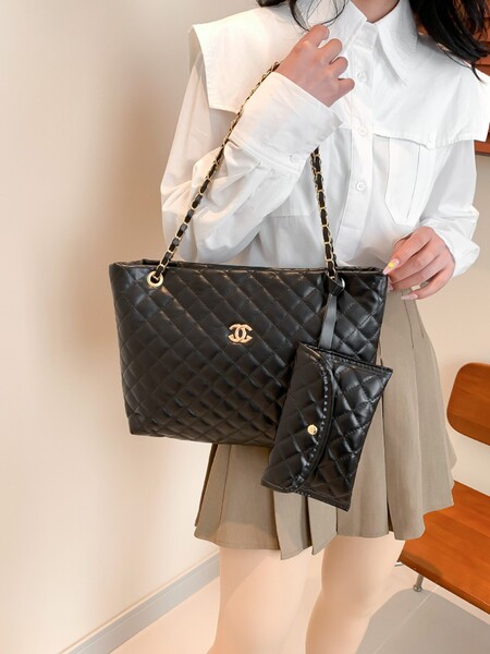 trend fashionable capacious one-shoulder bag