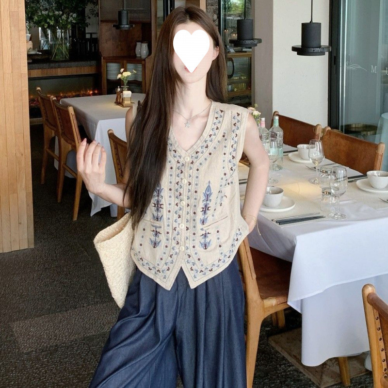 レトロな気質の重刺繍ハイエンドVネックショートベスト+カジュアルで万能なワイドパンツの女性用夏用ファッションスーツ|undefined