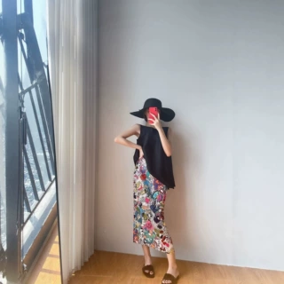 夏季女显瘦涂鸦垂感半身裙女褶皱设计感松紧直筒高腰中长裙子