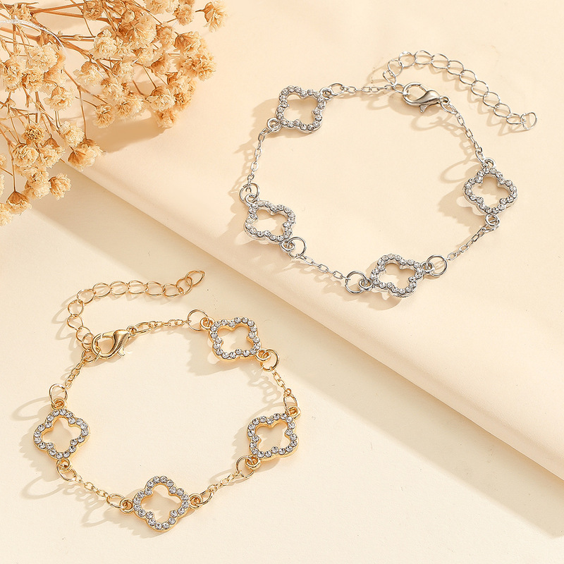 2025 New Simple Lucky Four-leaf Clover Bracelet Women's French Sweet High-end Sense Zircon Hollow Four-leaf Flower Bracelet