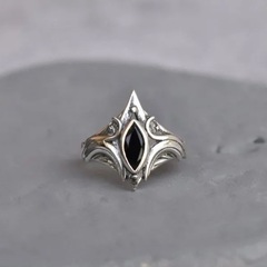 千葉泰銀レトロ模造黒宝石リング古いファッション個性トレンド彫刻ニッチデザインリングブレスレット
