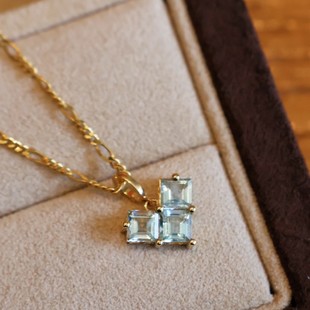 Fubei Diamond Jewelry 18K Gold Inlaid with Aquamarine Heart-Shaped Pendant Princess Stacked to Heart-Shaped Pendant with Warm Design