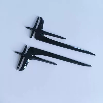 Car logo: E200, E260L, E350L rear - standard-a-pair-of-extended-tail-side-marks-glossy-black