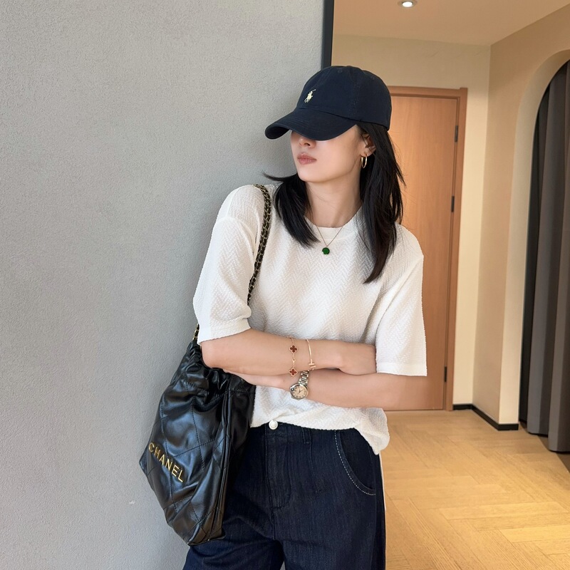 High-Quality Textured Acetate-Blend Cool and Comfortable Loose-Fitting Round-Neck Short-Sleeve T-Shirt for Women, New Summer 2026 Model H061609 High-Quality Textured Acetate-Blend Cool and Comfortable Loose-Fitting Round-Neck Short-Sleeve T-Shirt for Women, New Summer 2026 Model H061609