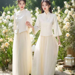 新中国式の花嫁服は日常的に2025の新型の小衆姉妹団感ドレスを着ることができます。