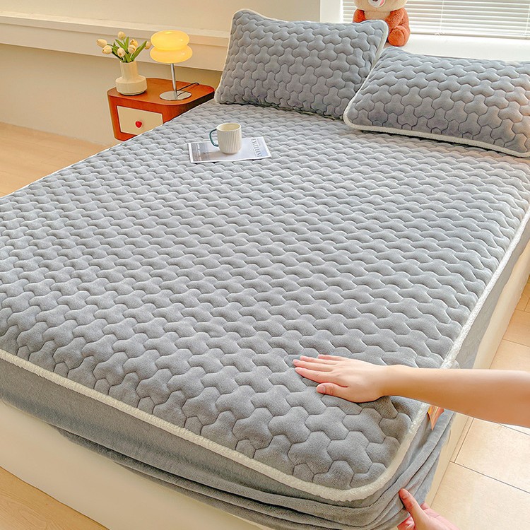 Cama de camisa de leche gruesa clase A cubierta de una sola pieza de cubierta de cama de invierno intercalada de algodón cubierta de colchón cubierta de protección de colchón 2025 nuevo