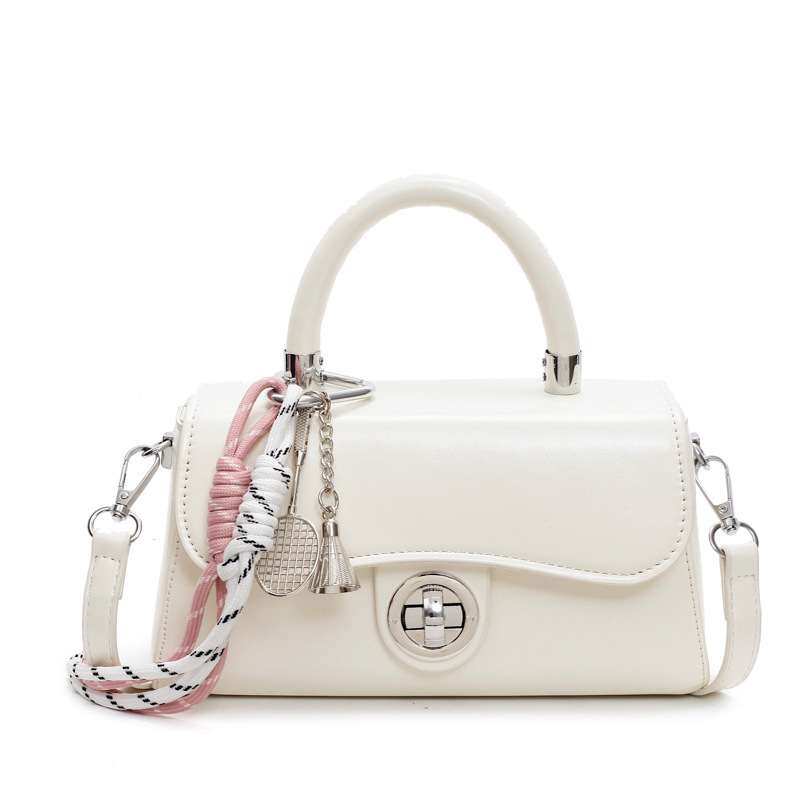 Bolsa de tendencia explosiva debajo de la axila, dama 2025, nuevo bolso cuadrado de estilo exterior, sensación de alto nivel, bolso de mochila rojo super caliente.