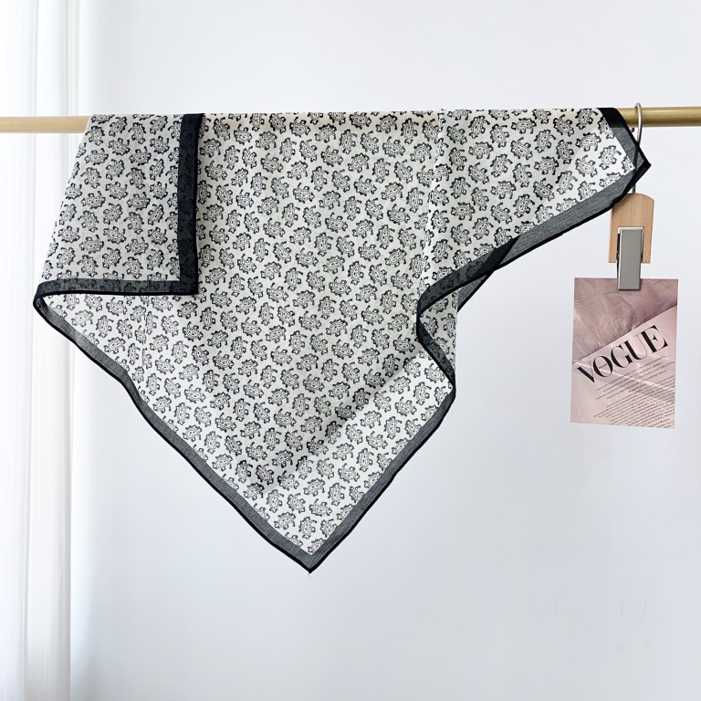 Primavera y verano nuevo estilo retro anacardo flor seda algodón bufanda cuadrada bufanda de seda pequeña cuello femenino temperamento de alta calidad bufanda pequeña