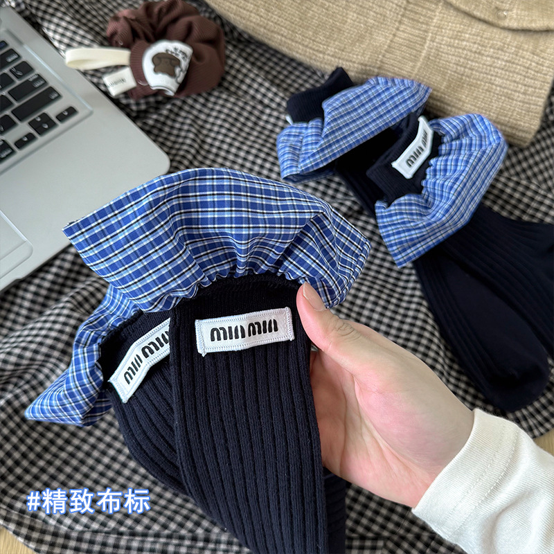 Calcetines Zhuji Calcetines de tubo medio de encaje de costura fina de verano para mujer Miu Departamento Calcetines de pila de estilo universitario Calcetines de mujer