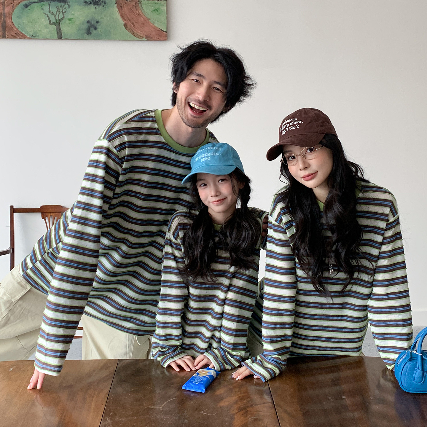 ins2026 Forest-style retro striped family long-sleeve T-shirt for a family of three, spring and autumn color-blocking loose top