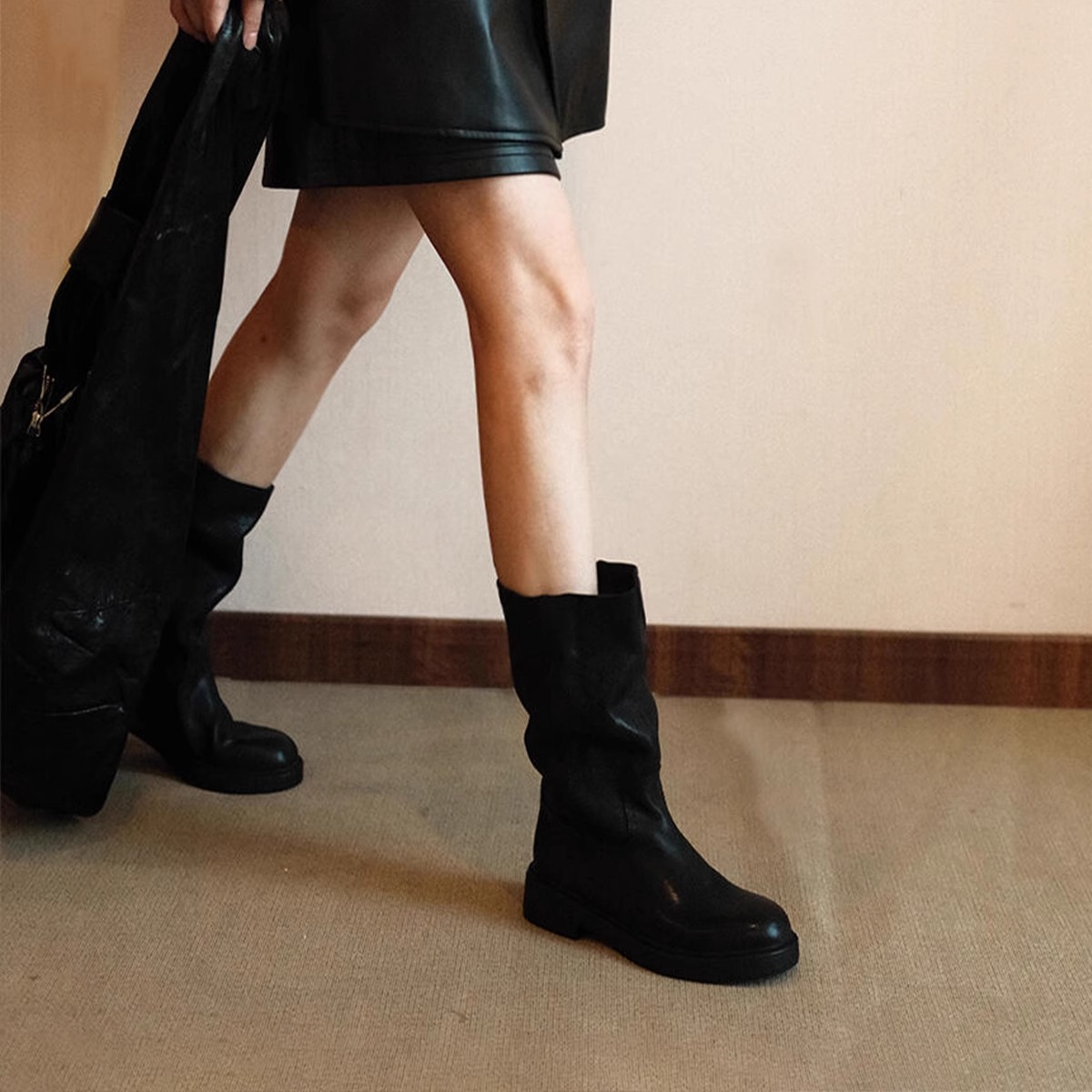 Oryginalne skórzane czarne buty damskie z okrągłym noskiem i marszczeniami do połowy łydki, brytyjskie, codzienne buty do jazdy konnej, krótkie buty, nowości na jesień/zimę 2025_voghion.com