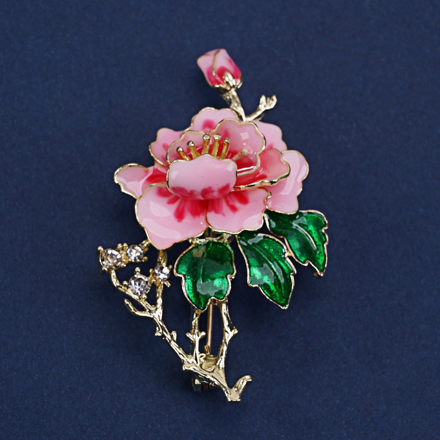 Chinese-Style Peony Brooch with a High-End Feel, Symbolizing Prosperity and Elegance, Fashionable and Versatile Enamel Pin Brooch