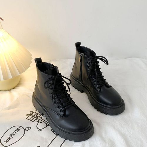 Black British-style side-zip Martin boots for women—spring and autumn, thin, versatile, breathable, retro, thick-soled, height-increasing, biker-style short boots.
