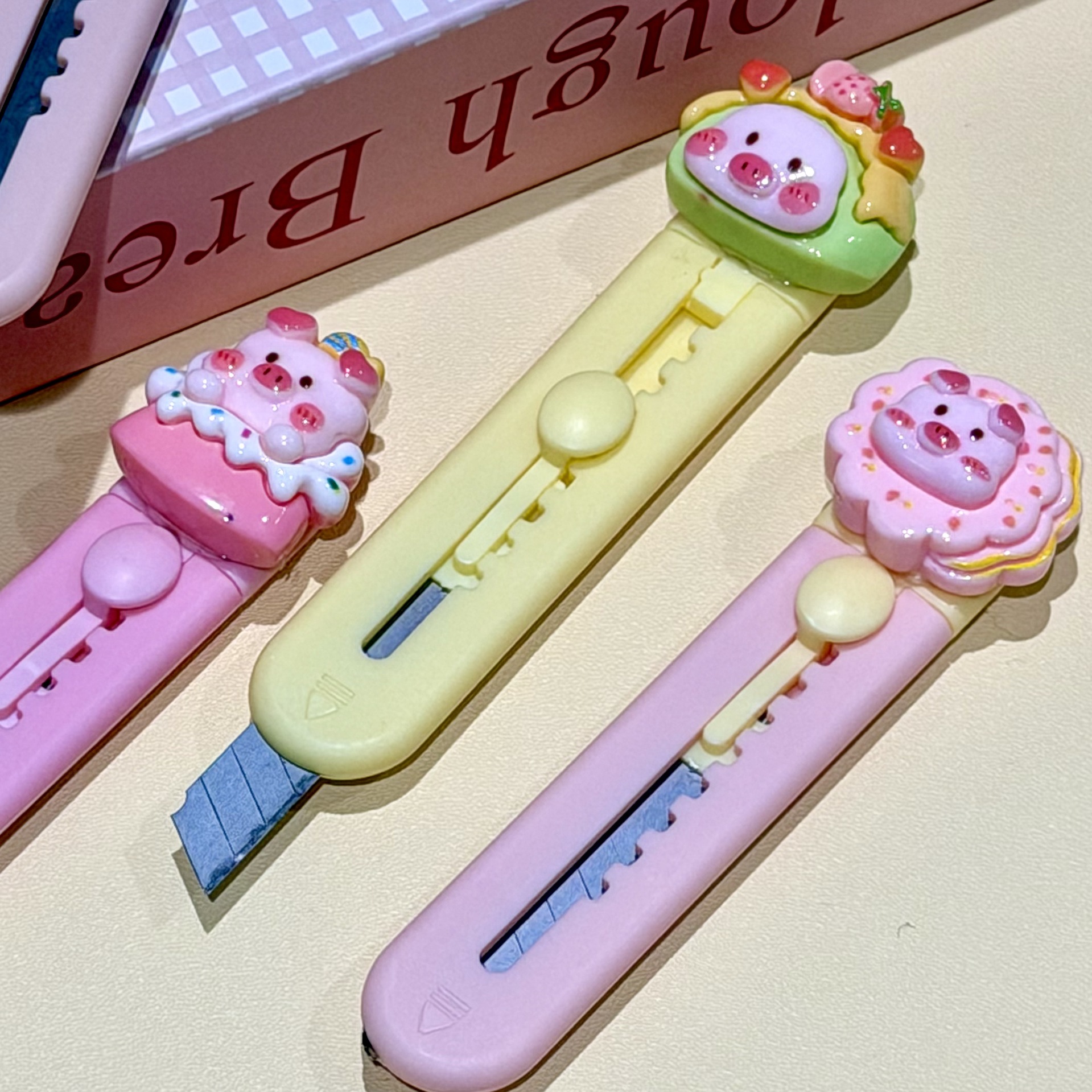 Cuchillo de resina de cerdo en polvo pequeño mini empuje cuchillo de papel pintado cuchillo de entrega rápida cuchillo de corte DIY para estudiantes