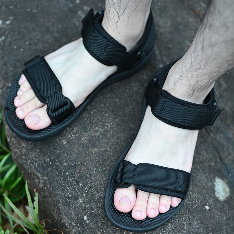 베트남 남자 샌들 남자 스포츠 야외 드라이버 통기성 부드러운 바닥 2024 청소년 여름 해변 윤