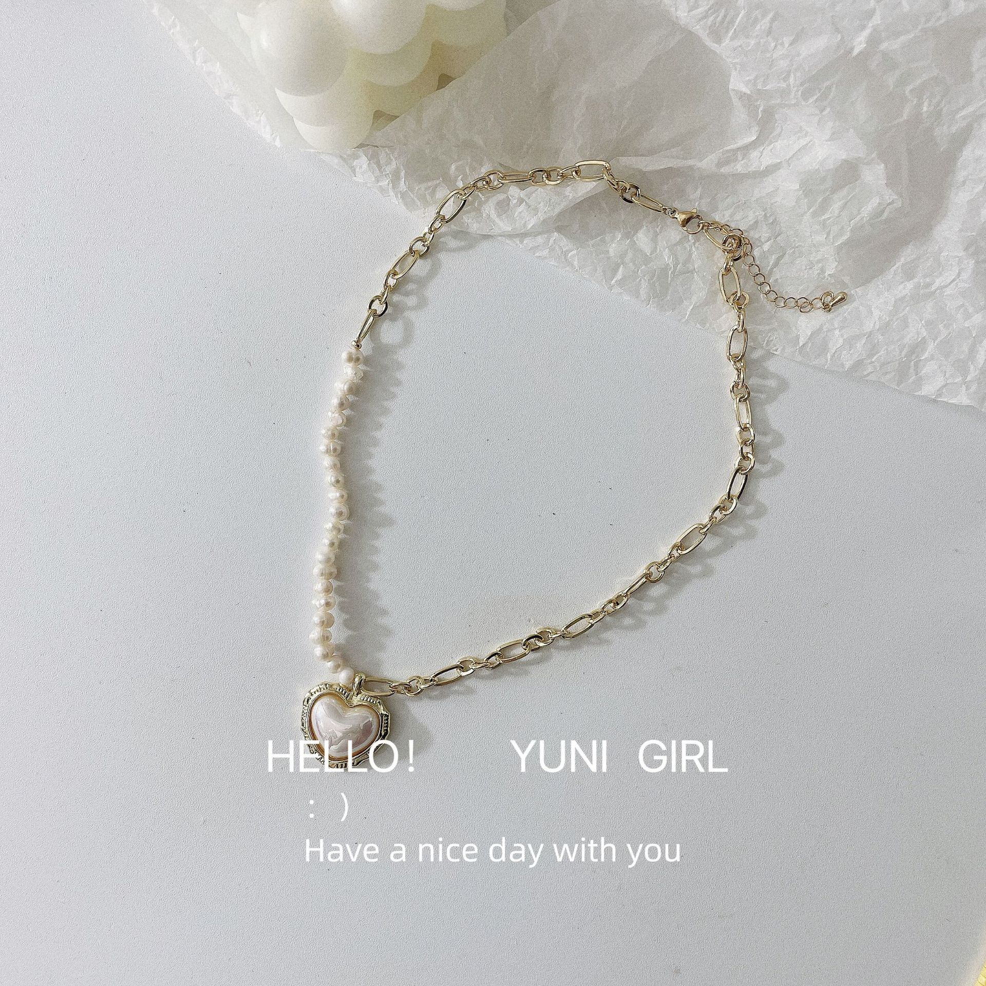 15g Weight Alloy Pendant Material Pendant Necklace Classification Alloy, Plastic Chain Material Beaded Chain, ball chain Chain Type Holiday, Daily Occasion Alloy, Plastic Material Heart Shape Pattern All Seasons Season Women's Gender Plating Design Elegant, Retro Style Elegant Retro Heart Shape Alloy Plastic Beaded Chain Ball Chain Beaded Necklaces Wholesale 22