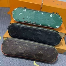 人造革材质轻便大容量笔袋简约耐脏新款高颜学生笔袋