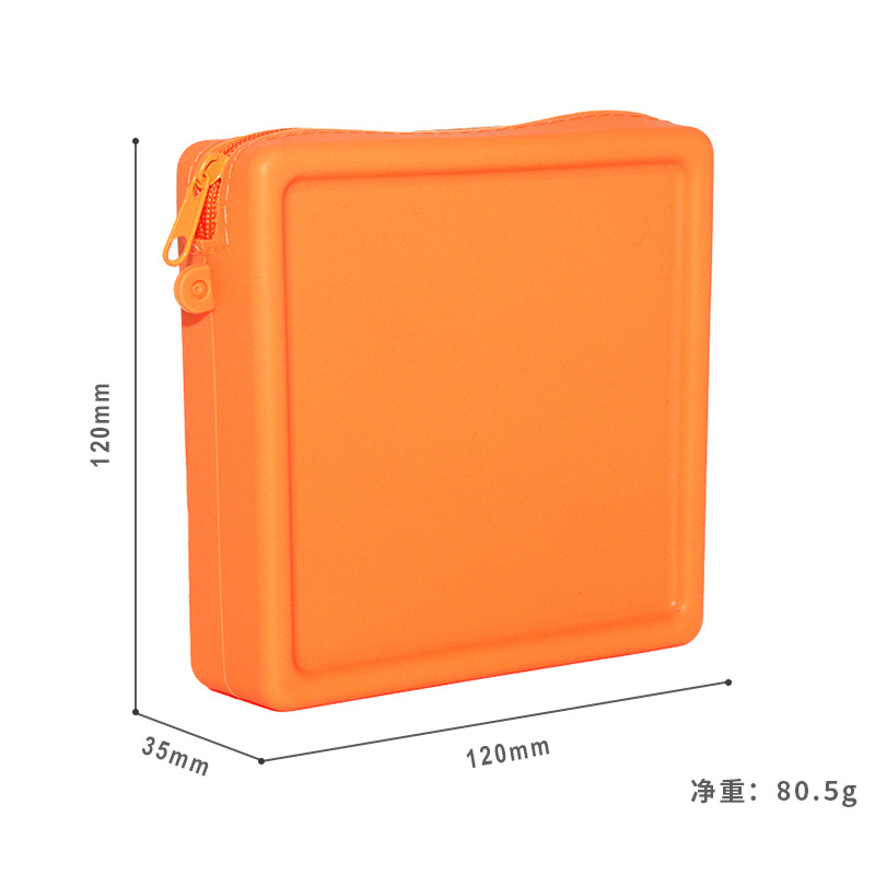 생기 넘치는 오렌지색 넉넉한 가방
