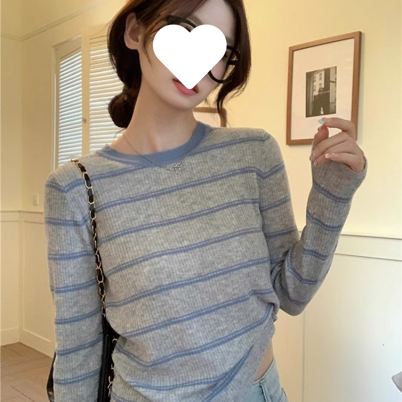 회색