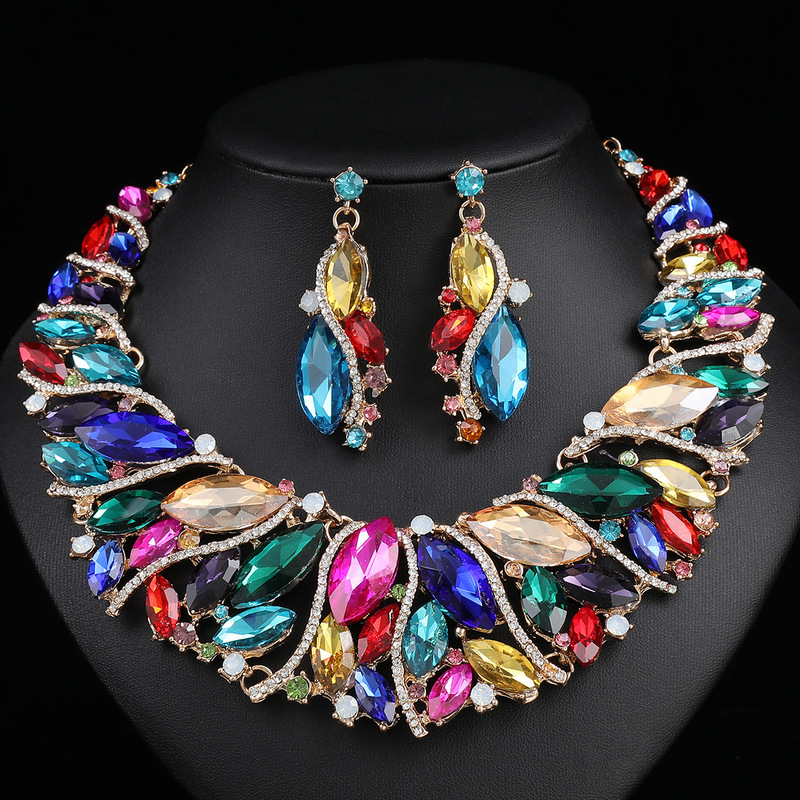 European and American Exaggerated Earrings Necklace suit High-grade Crystal Diamond-encrusted Wedding Dress Banquet Dress Jewelry Collocation Cross-border Accessories European and American Exaggerated Earrings Necklace suit High-grade Crystal Diamond-encrusted Wedding Dress Banquet Dress Jewelry Collocation Cross-border Accessories