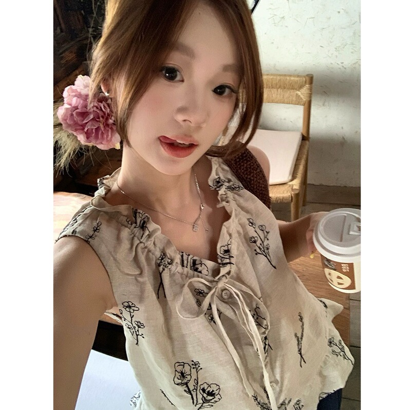 Im Xiang Songli Tea Language Ramie Embroidered V-Neck Sleeveless Top for Women with Tie and Ruffle Loose Vest Im Xiang Songli Tea Language Ramie Embroidered V-Neck Sleeveless Top for Women with Tie and Ruffle Loose Vest