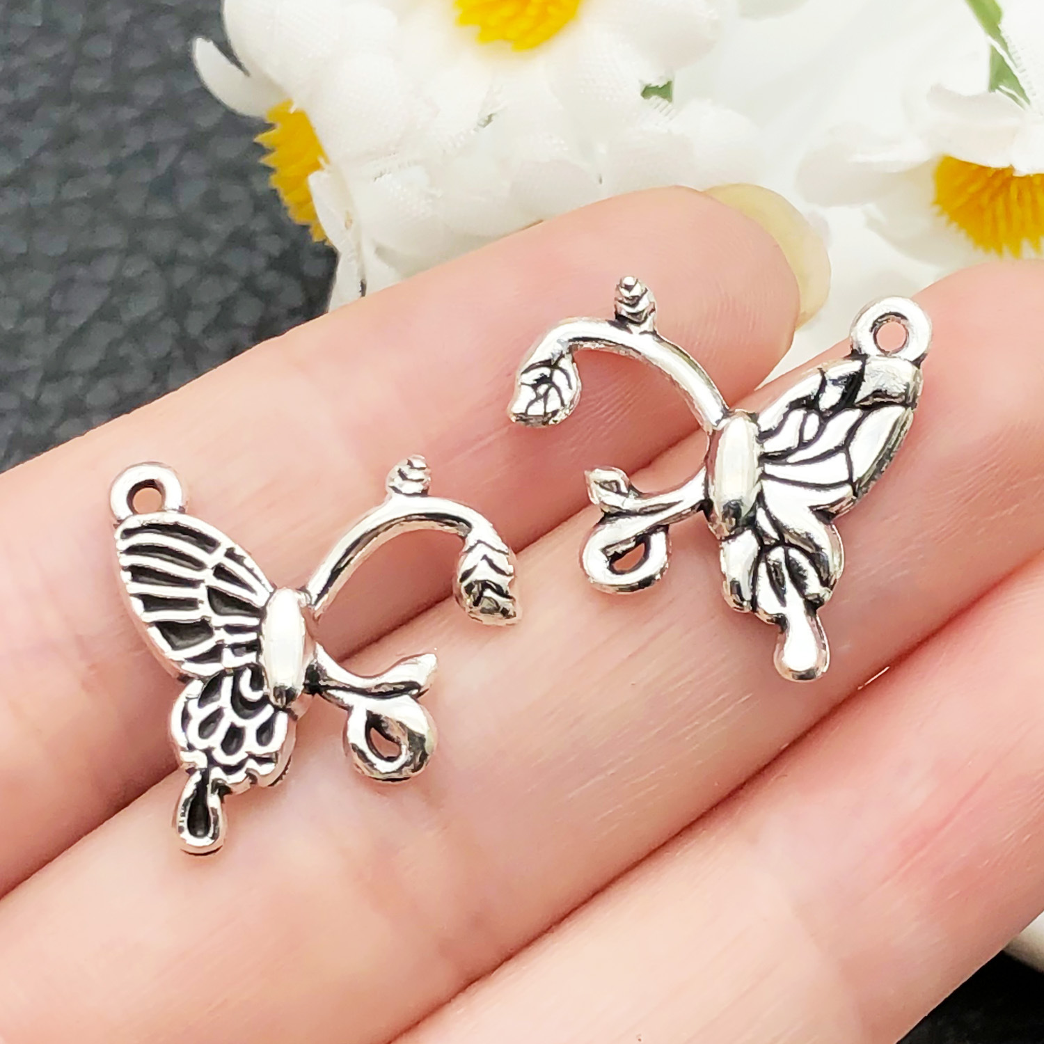 22318-M-古银锌合金昆虫叶枝蝴蝶18x18mm-1.3