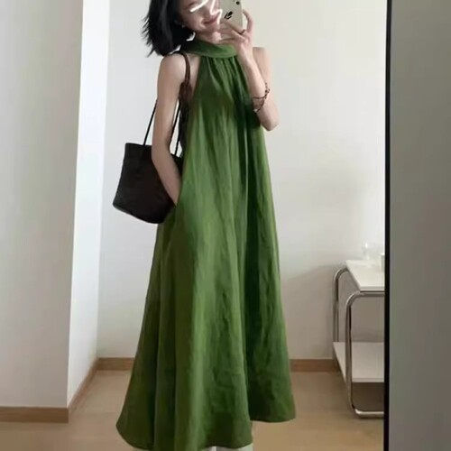 French high-end green hanging neck dress, children's summer 2025 new seaside vacation temperament long dress