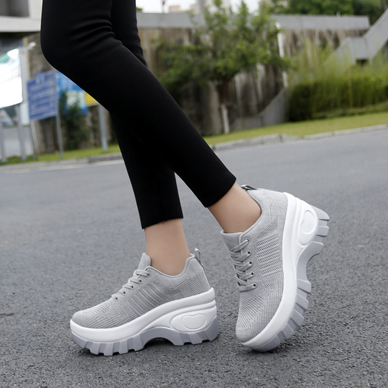 Giày sneaker nữ lưới thoáng khí đế dày tăng chiều cao, gót 3-5 cm — 1695 Màu đen, 1695 màu xám