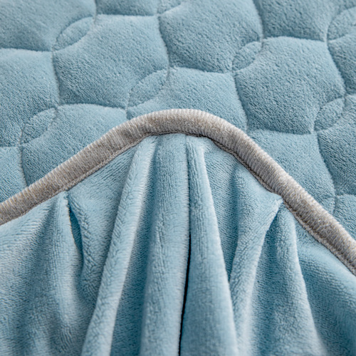Milk velvet bed skirt single piece quilted thickened solid color anti-static bed cover autumn and winter milk velvet bed skirt three-piece set wholesale