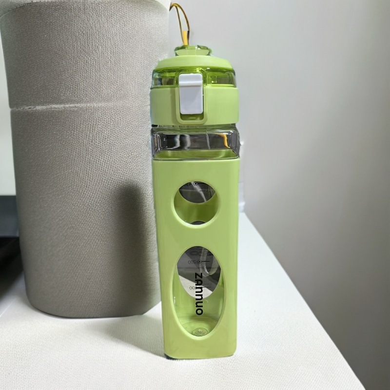 Verano nuevos deportes al aire libre taza de agua de plástico cuadrado fresco simple estudiante portátil pequeña boca taza de agua en stock al por mayor