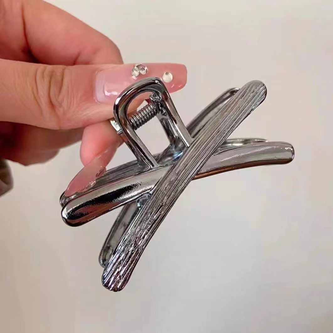 Forcina per capelli versione coreana X media nuova croce in metallo mezza clip per afferrare la testa posteriore elegante temperamento squalo clip copricapo donna_voghion.com