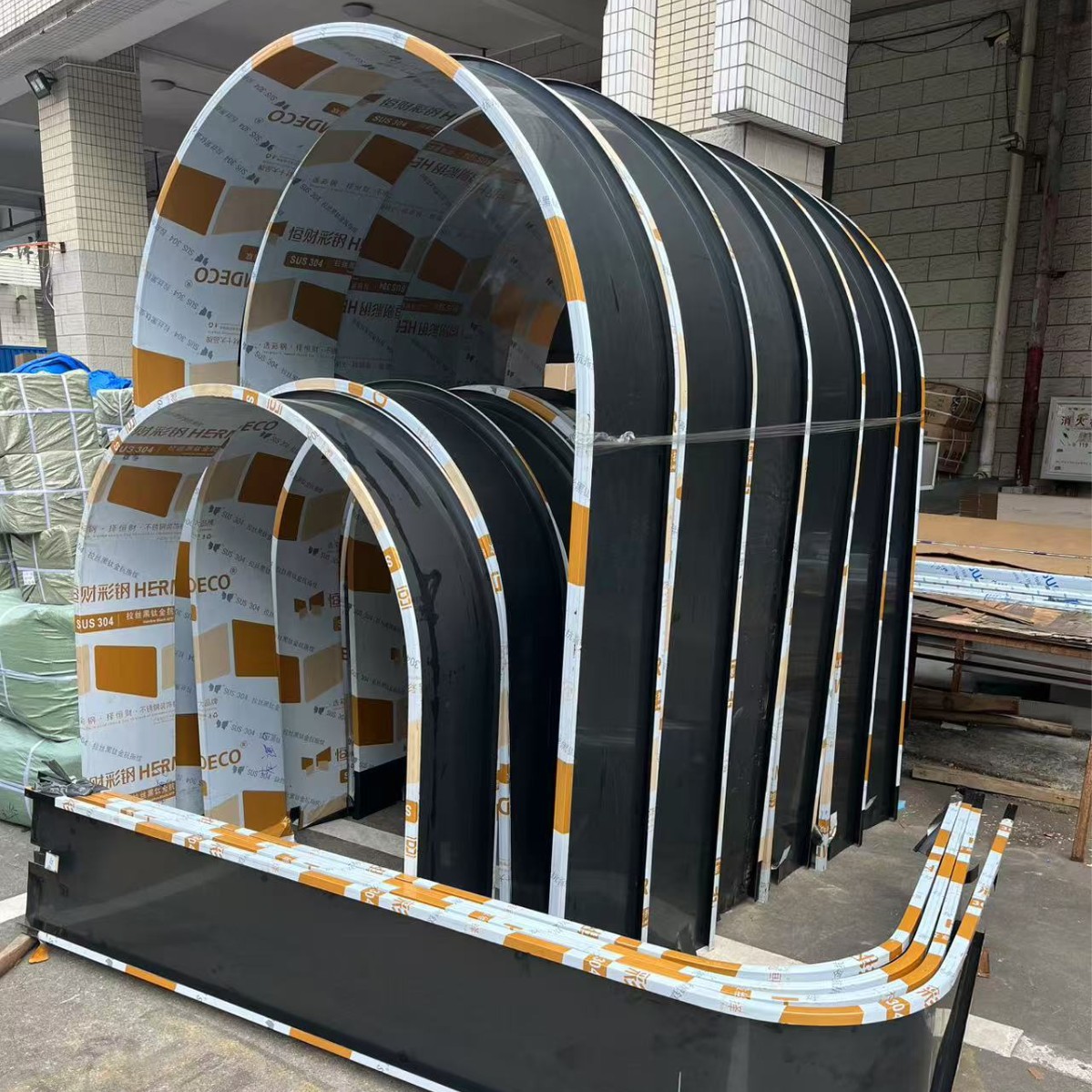 批发不锈钢弧形收口条拱形门套包边异形装饰线条金属定制造型钢构