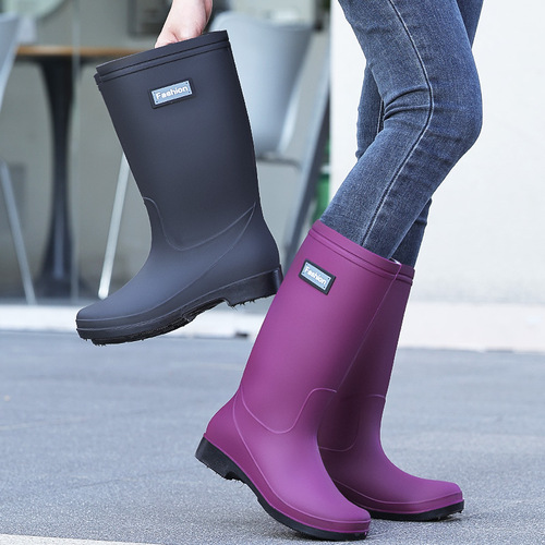 Cross-border trending women's rain boots with fashionable mid-calf design, anti-slip, wear-resistant, protective, waterproof, dropshipping one piece