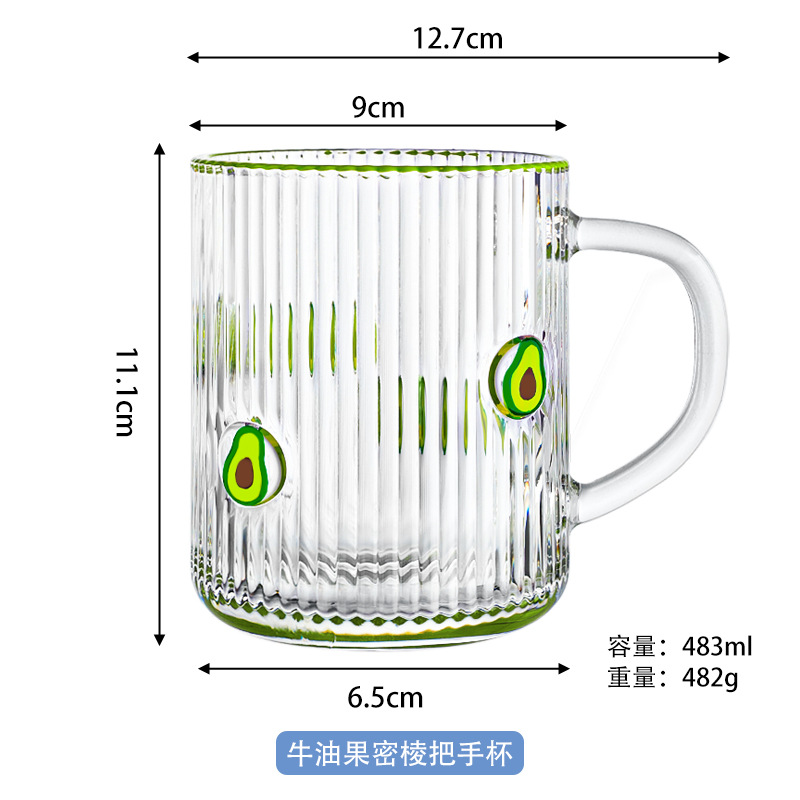 Taza de mango de aguacate con bordes densos