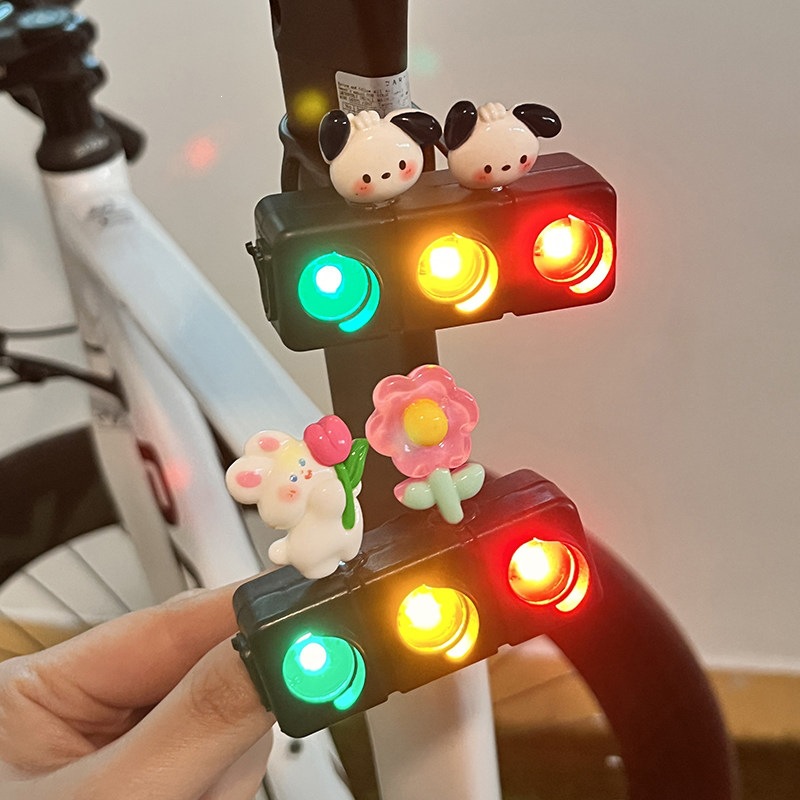 Suitable for bicycle riding tail lights, rechargeable, cute crayon elephant design, road and mountain bike warning light, flashing single light