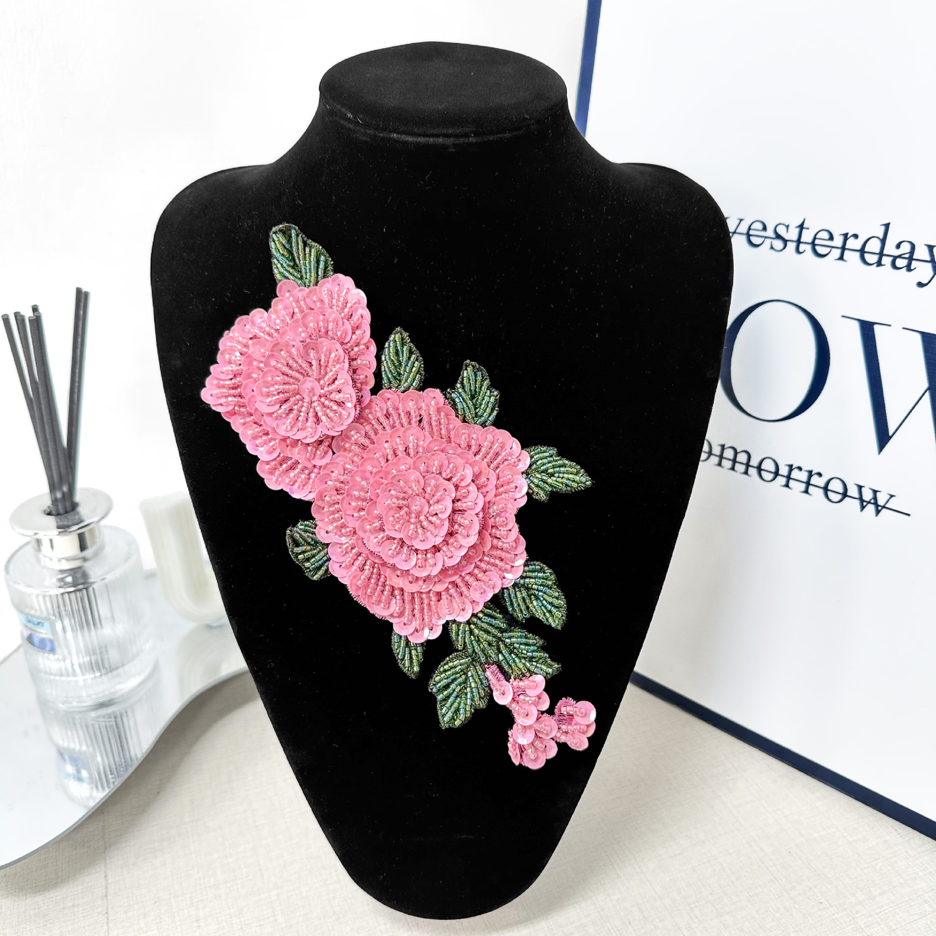 Invierno pesado flores rojas cuentas bordadas de tela estilo nacional multicapa flor tridimensional vestido decoración de camisa image 9
