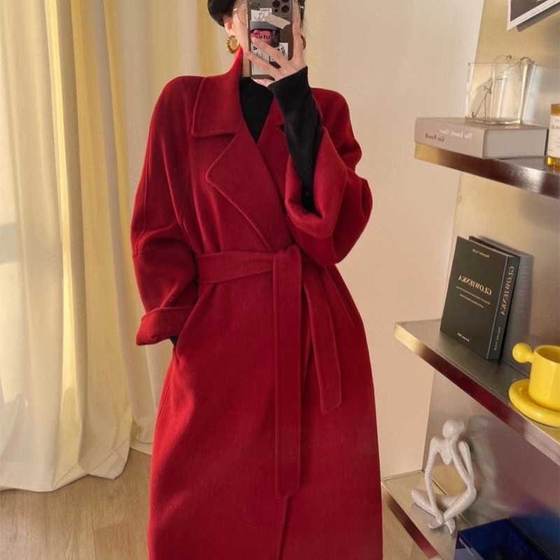 빨간색