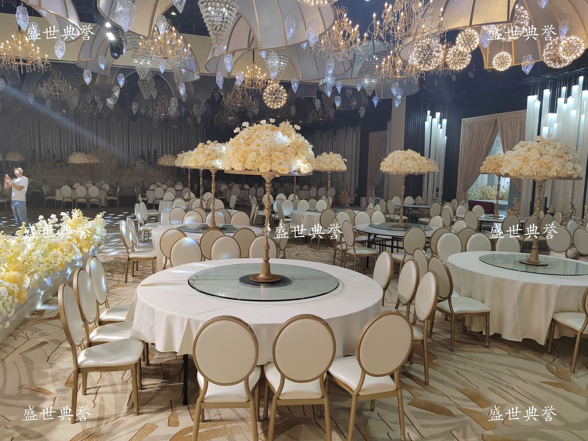 Taizhou hotel de cinco estrellas banquete mesa y silla restaurante banquete de boda plegable silla trasera redonda de comercio exterior boda tema silla de sol pic 21