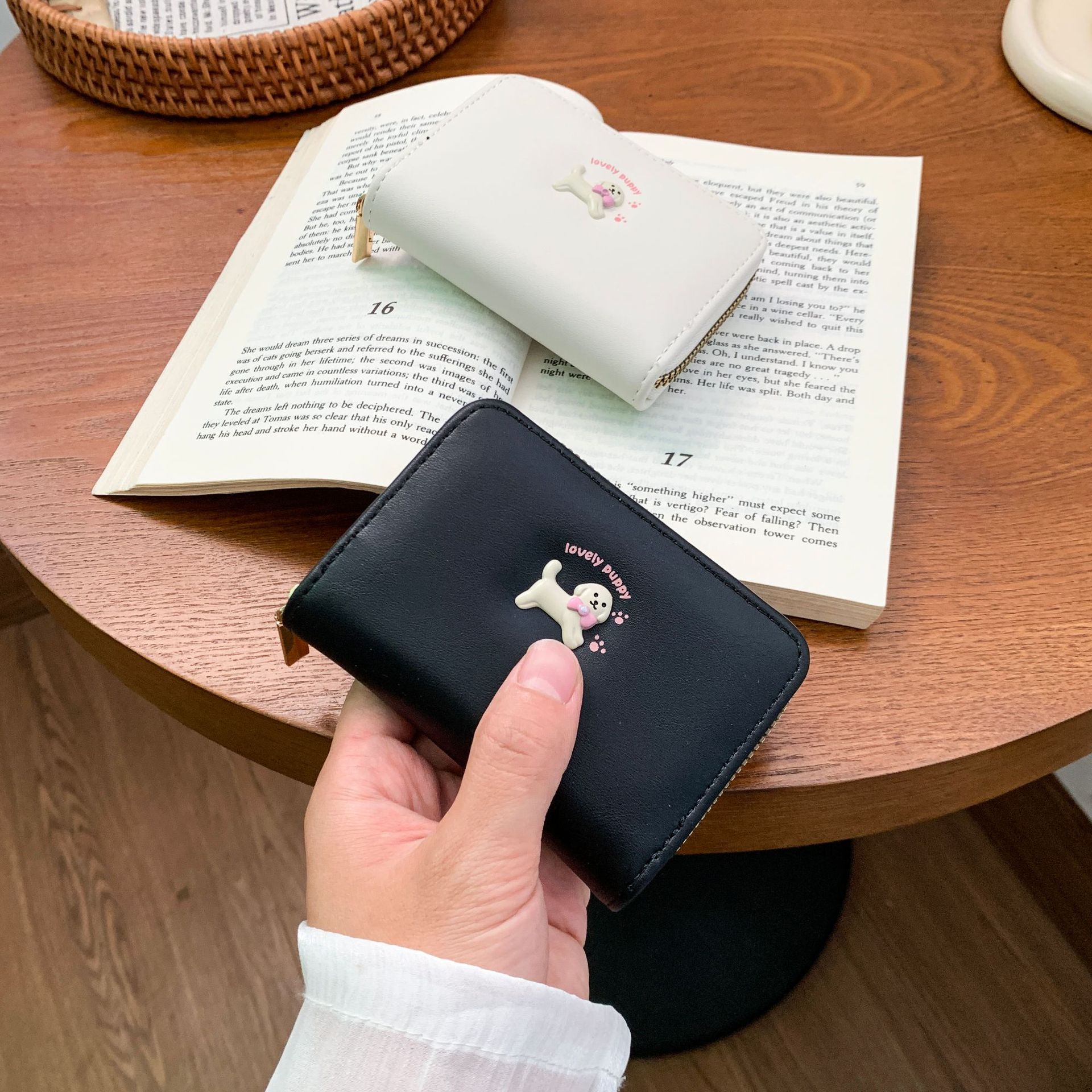 Korean Version of the New Style, Fresh and Simple, Small 70% off Short Style Women's Card Holder, Female Student Ins Multifunctional Card Holder