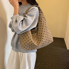 跨境简约质感波点腋下包托特包女2026新款高级百搭条绒手提单肩包