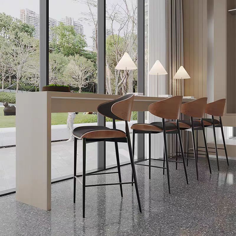 軽奢金属製バーチェア、家庭用高級感のあるハイチェア、シングルスタイルチェア、背もたれ付きチェア、移動可能なバーチェア