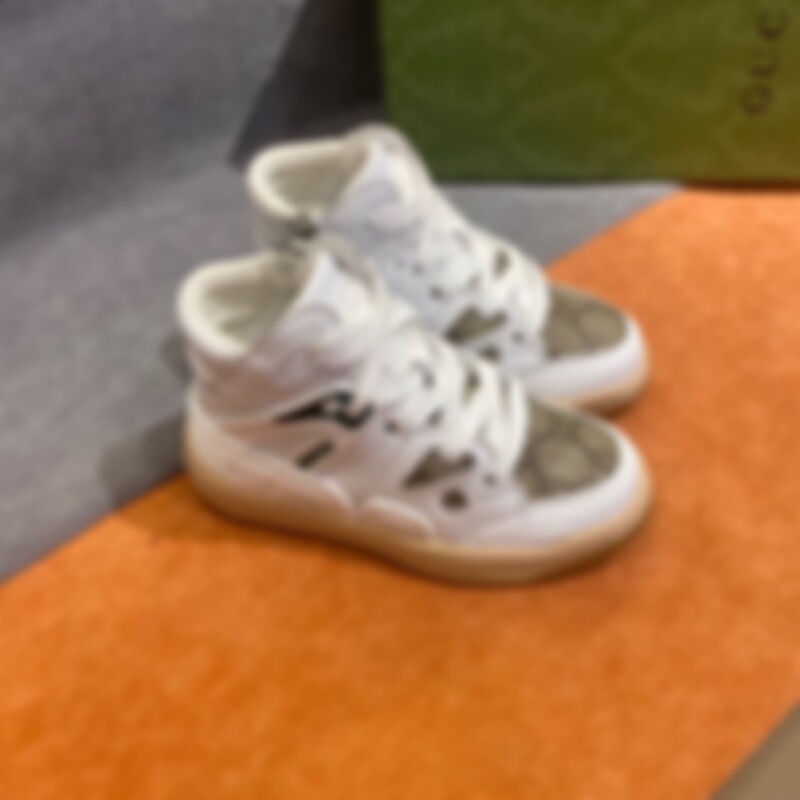 Children's board shoes boys sports casual shoes 2022 new primary school basketball shoes children's high shoes spot