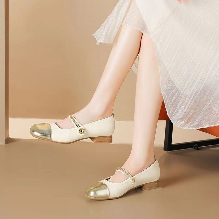 Zapatos de cuero para mujeres 2026 nueva primavera y verano estilo de hadas con falda de brisa de noche zapatos suaves zapatos de tacón bajo franceses