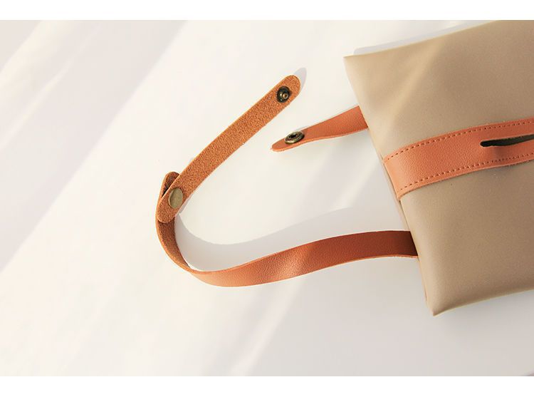Creative Hanging High-End Car Tissue Bag In-Car Leather Tissue Box Bathroom Toilet Wall-Mounted Tissue Bag
