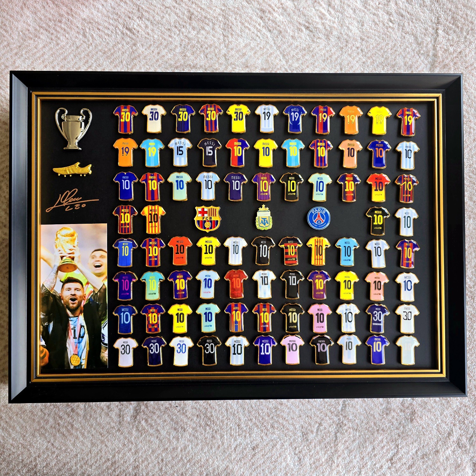 Messi Ronaldo camiseta insignia marco de madera sólida recuerdos de fútbol hechos a mano alrededor del cumpleaños del novio Regalo del festival de Qixi image 24