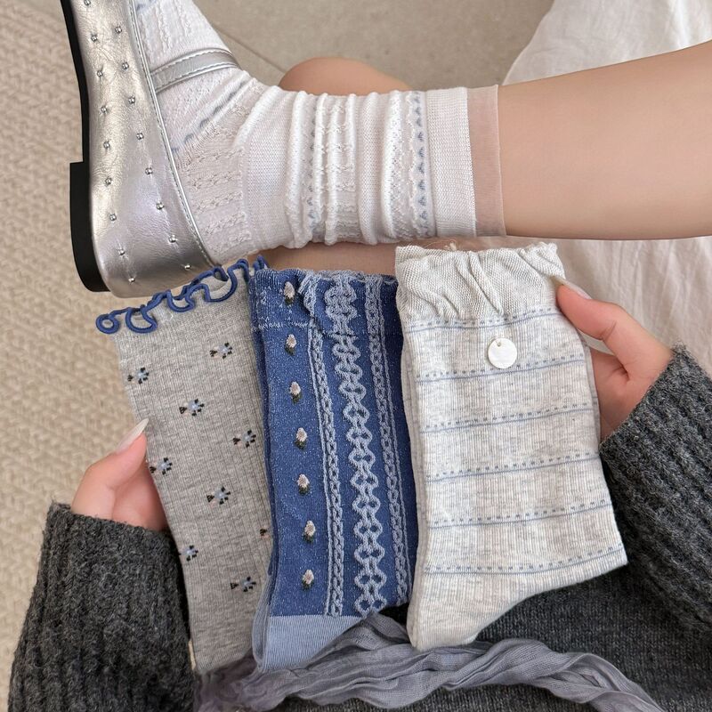 New autumn and winter gray-blue seamless cotton socks, mid-calf socks, Korean-style stacked socks, Japanese retro lace casual cotton socks for women New autumn and winter gray-blue seamless cotton socks, mid-calf socks, Korean-style stacked socks, Japanese retro lace casual cotton socks for women